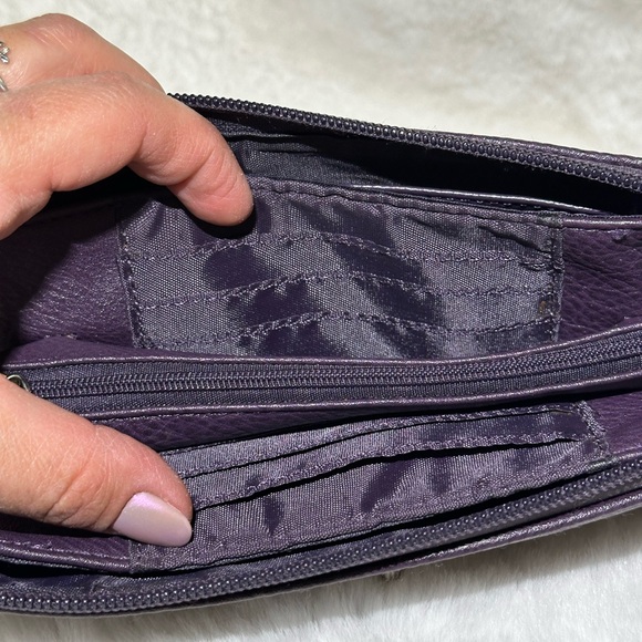 Crossbody Wallet - Picture 4 of 6